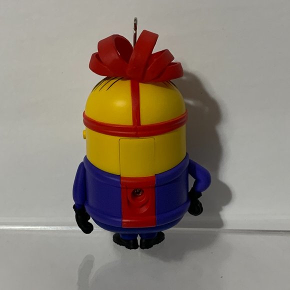 Hallmark Keepsake Christmas Ornament 2023 The Gift Of Stuart Minions Magic Sound - Picture 9 of 12